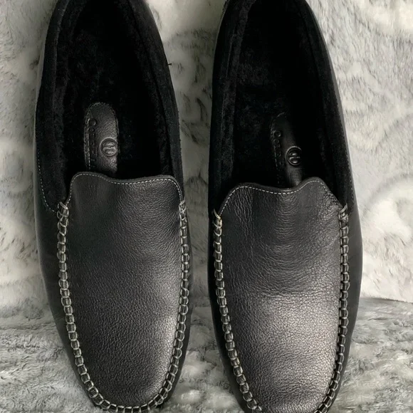 This is a 9 1/2 men’s Cole Haan slip on dress shoe s-l400.jpg main image 4